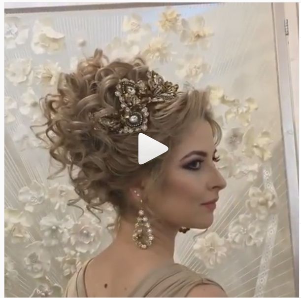 Acconciature capelli ricci 6