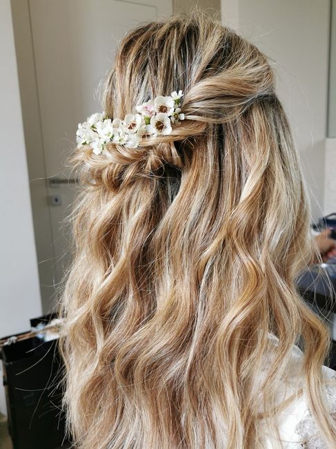 Acconciatura semi raccolta. Idee? 6