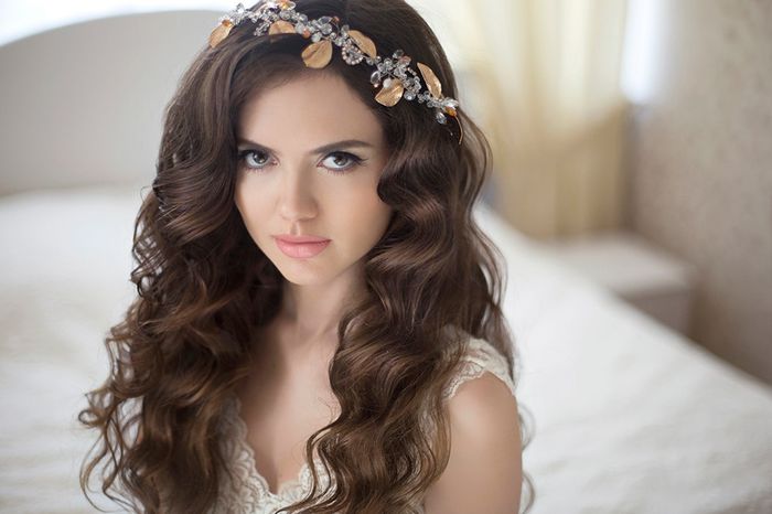 Acconciature da sposa per coprire le orecchie il giorno delle nozze 6