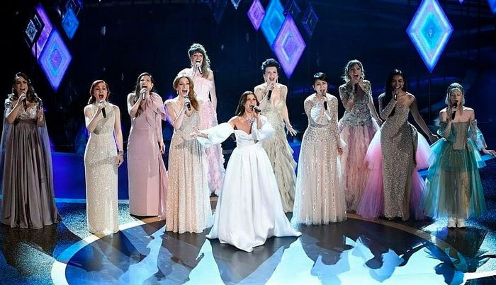 VIDEO: Elsa si veste di bianco e canta  Into the Unknown agli Oscar 2020 2