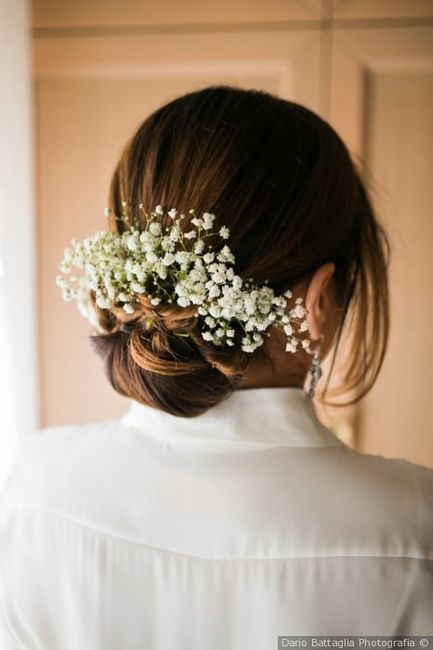 7 idee per un'acconciatura sposa con fiori 🌸 1