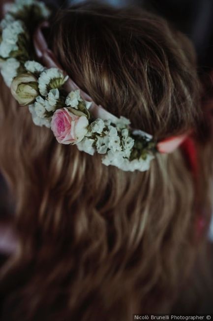 7 idee per un'acconciatura sposa con fiori 🌸 4