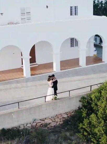 La top model Vittoria Cerreti sposa a Ibiza il fidanzato sei mesi dopo averlo conosciuto - 8