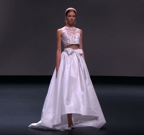 Scopri la collezione 2021 di Jesus Peiro per la Valmont Barcelona Bridal Fashion Week 3