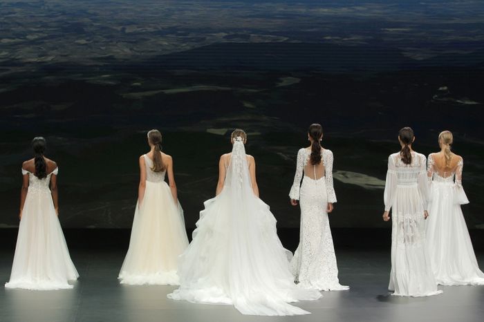 Goditi la sfilata di Nicole Milano in esclusiva per la Valmont Barcelona Bridal Fashion Week 2