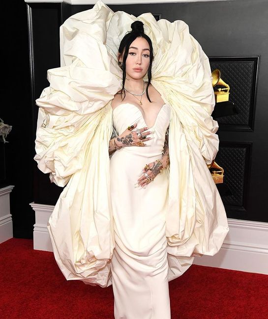 I look più belli dei Grammy Awards 2021: vota il tuo preferito! 13