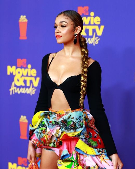 Los MTV Movie Awards 2021 nos han dejado looks dignos de boda 😎 7