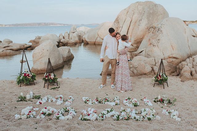 La romantica proposta di matrimonio in spiaggia di Roberto Gagliardini alla sua fidanzata Nicole Ciocca 💍 3