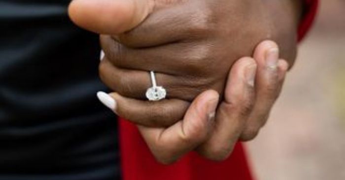 Simone Biles riceve magnifico anello di fidanzamento da Jonathan Owens💍 1