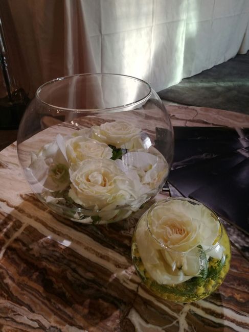 Decorazioni di nozze con la mimosa per un matrimonio primaverile e dai colori caldi - 7