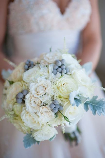 Bouquet da sposa invernale blu e bianco