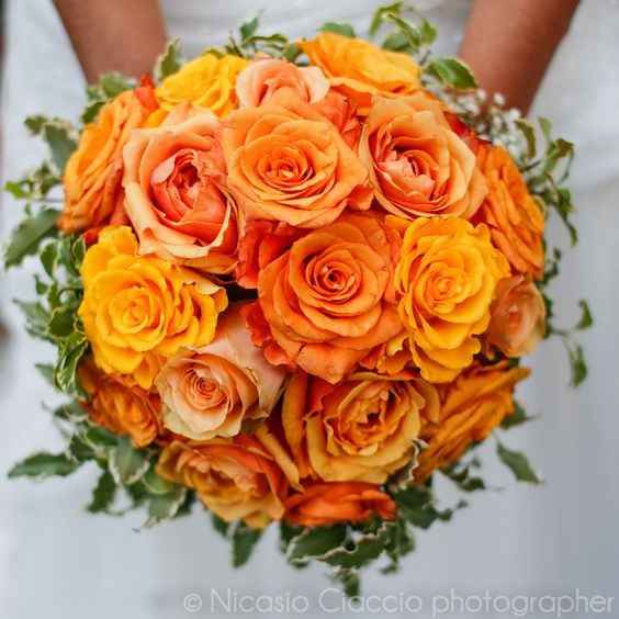 Bouquet da sposa color arancione n.1