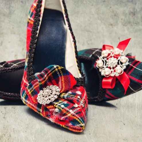 Scarpe da sposa in rosso per nozze natalizie