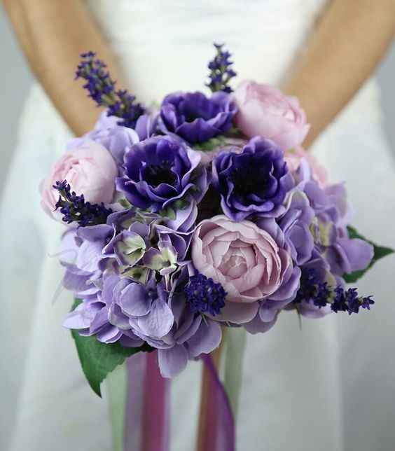 Wedding bouquet ultra violet