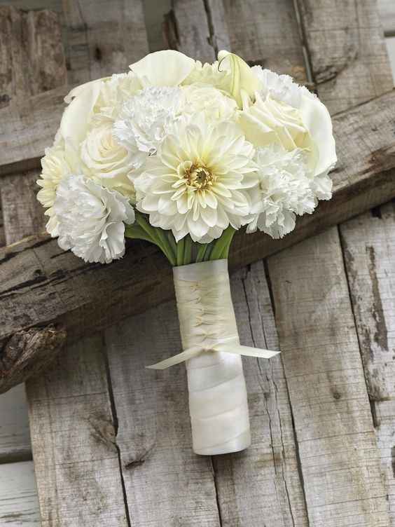 Bouquet di dalie bianche