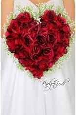 Bouquet rose bianche e rosse a forma di cuore