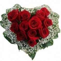 Bouquet rose bianche e rosse a forma di cuore