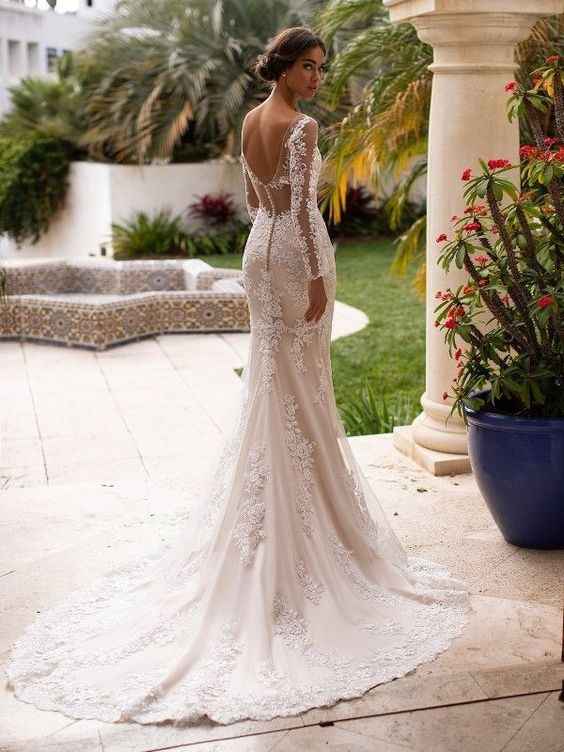 B) Abito da sposa di Moonlight Collection - Stile J6746