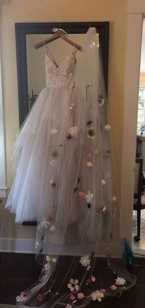 Velo abito da sposa per nozze a tema Disney Rapunzel