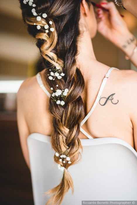 7 idee per un'acconciatura sposa con fiori 🌸 - 7