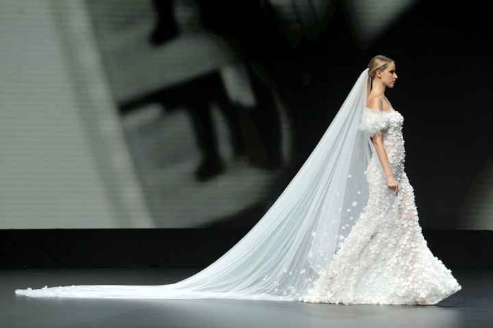 Gli abiti da sposa Pronovias per la Valmont Barcelona Bridal Fashion Week - 2