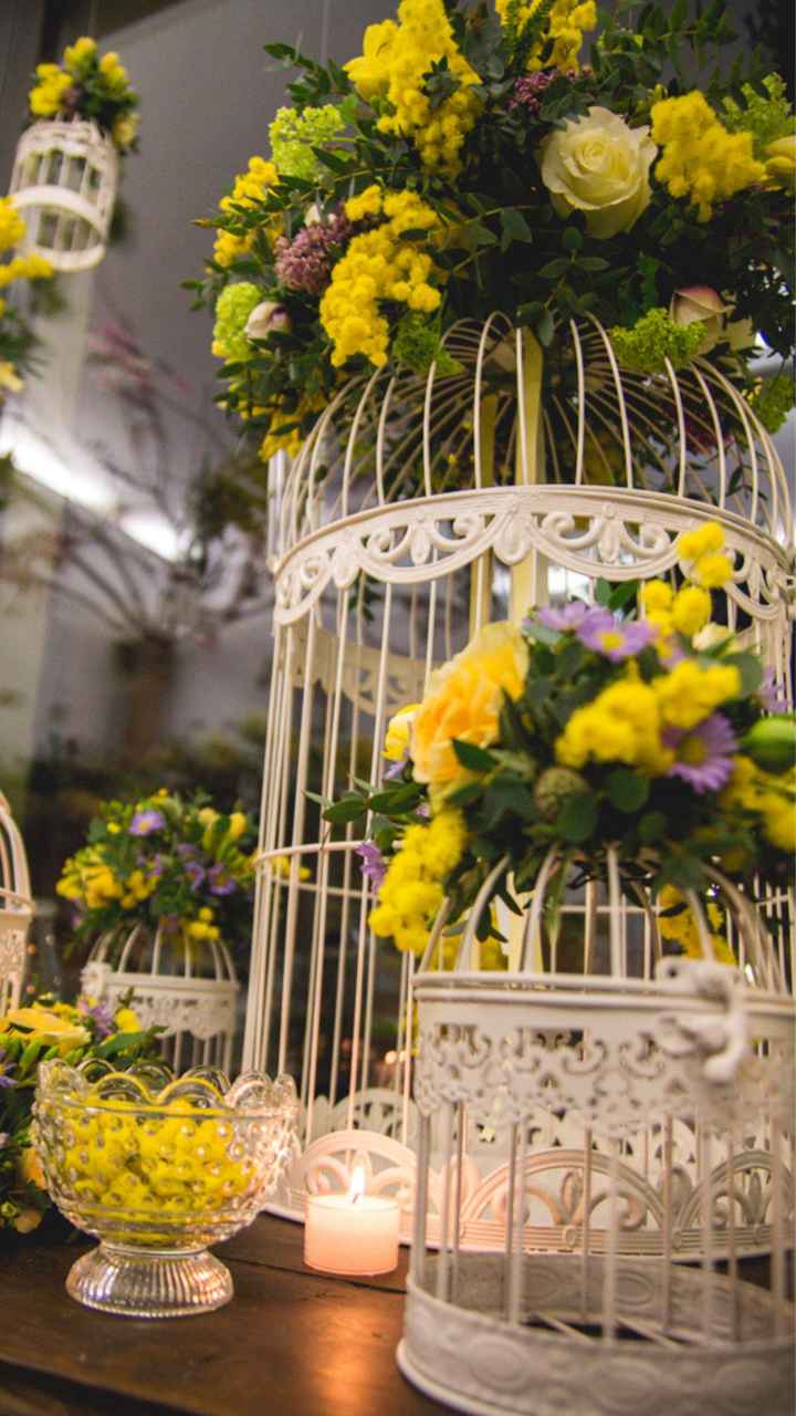 Decorazioni di nozze con la mimosa per un matrimonio primaverile e dai colori caldi - 2