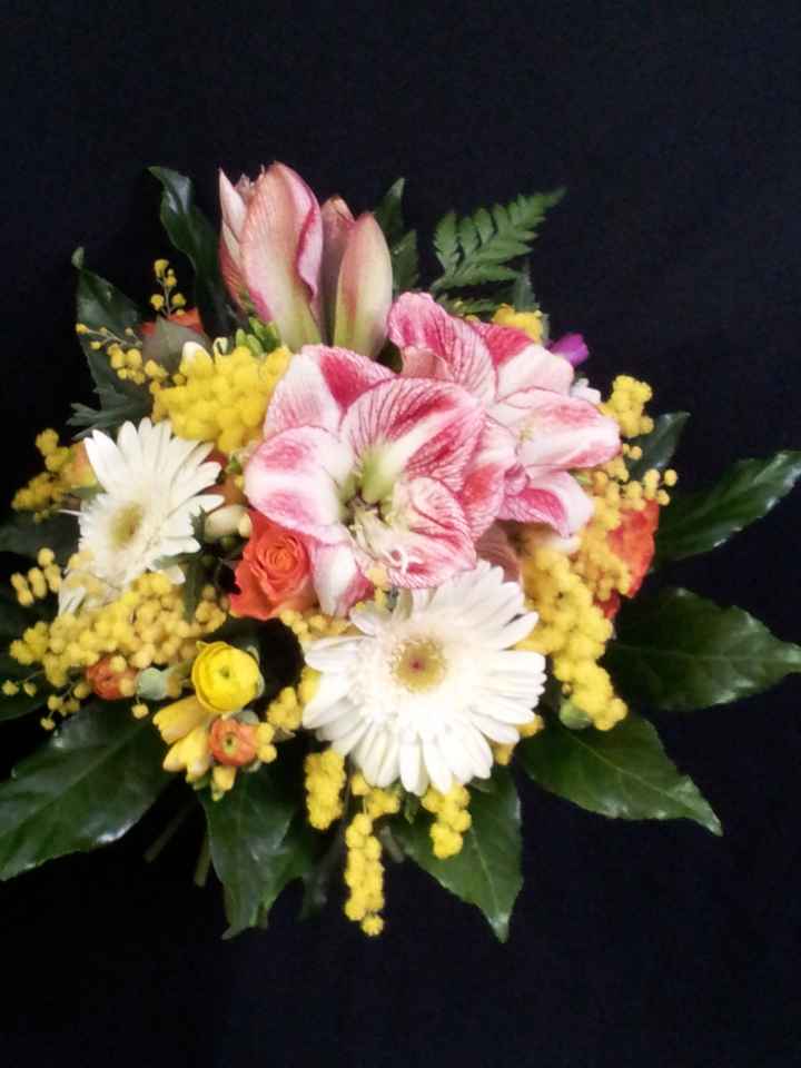 Decorazioni di nozze con la mimosa per un matrimonio primaverile e dai colori caldi - 5