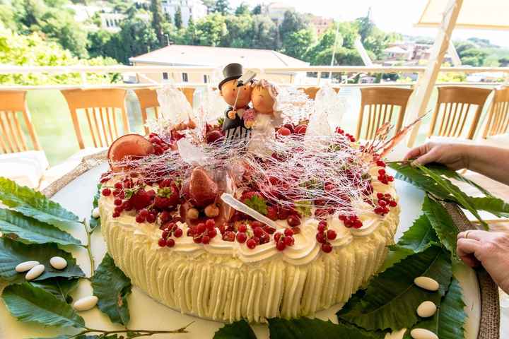 Decorazioni di nozze con la mimosa per un matrimonio primaverile e dai colori caldi - 9