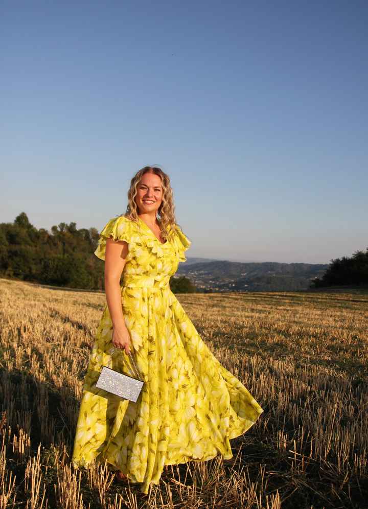 Decorazioni di nozze con la mimosa per un matrimonio primaverile e dai colori caldi - 13