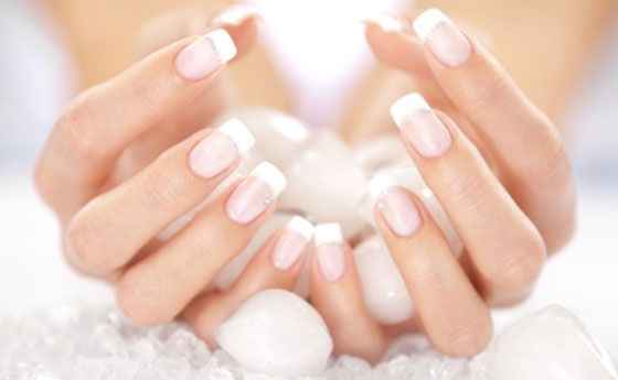 Angioletto o diavoletto? Manicure da sposa romantica