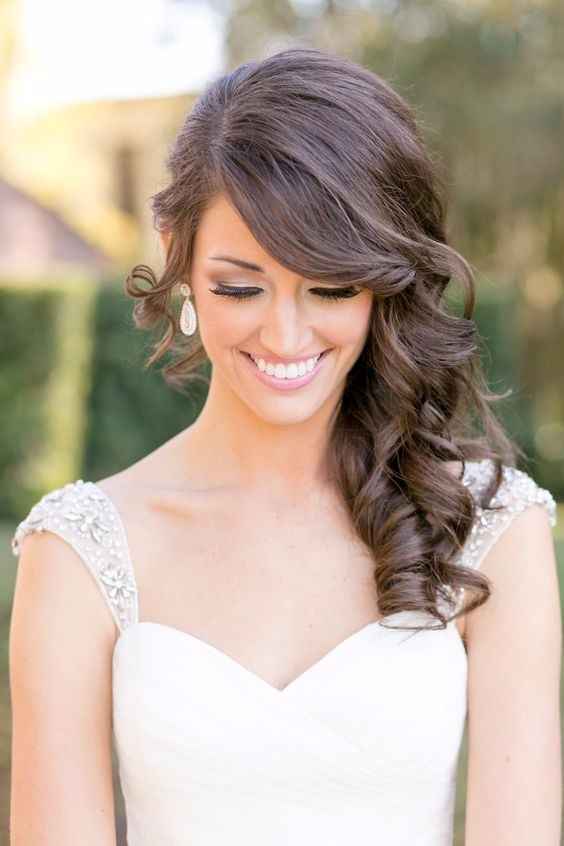 Quale acconciatura e trucco sposa scegliereste?