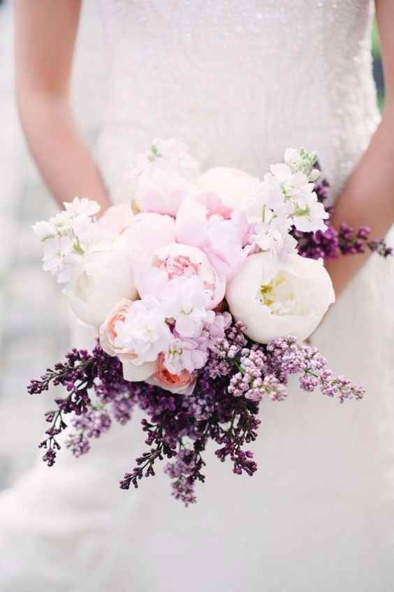 Come portare il bouquet da sposa?