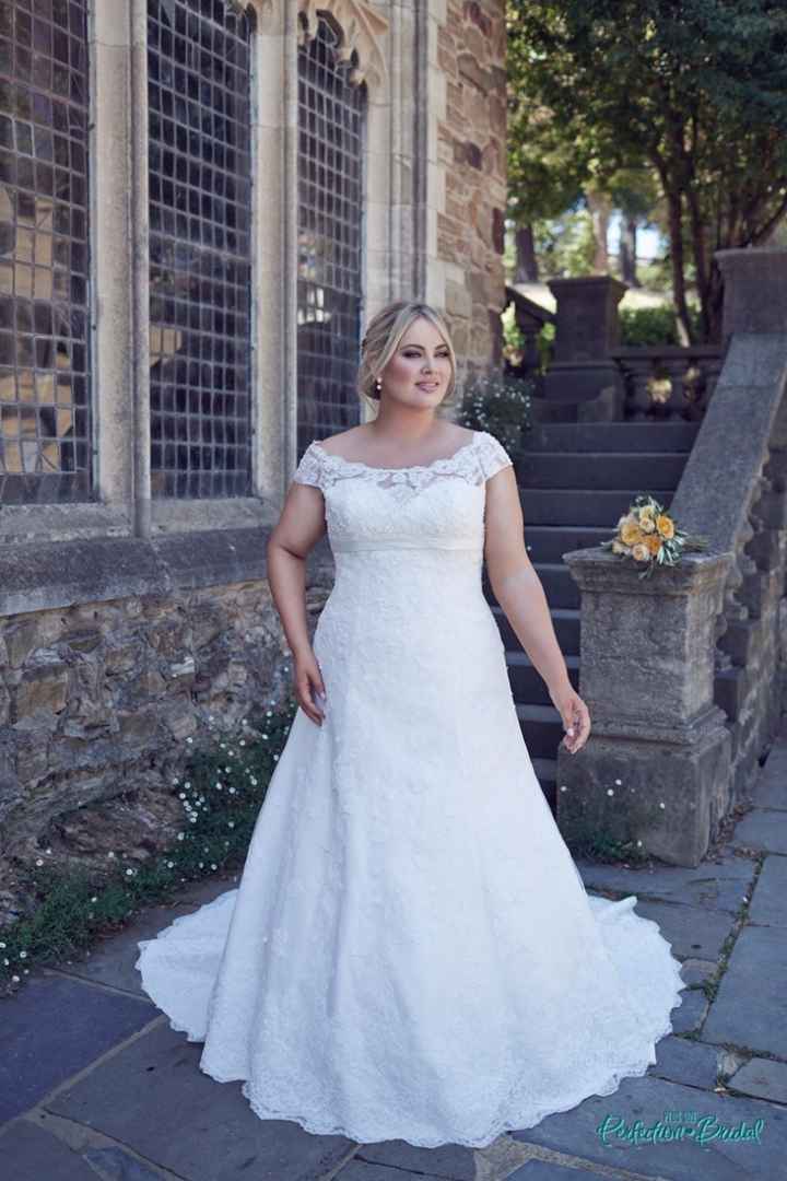 Abiti per spose curvy di Plus Size Perfection Bridal