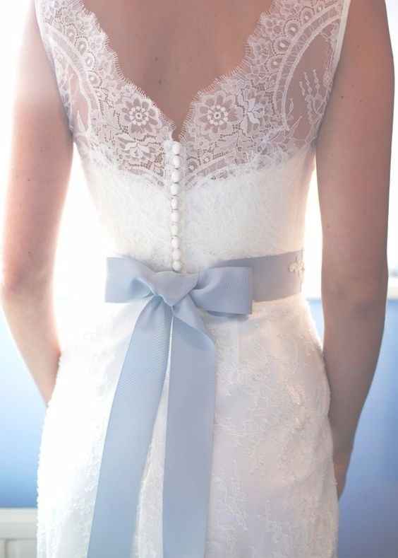 Abito da sposa con dettaglio colorato: sì o no?