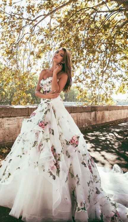 Abito da sposa con dettaglio colorato: sì o no?