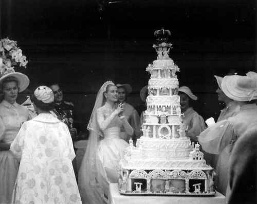 2) Wedding cake intramontabili, quale sceglieresti?