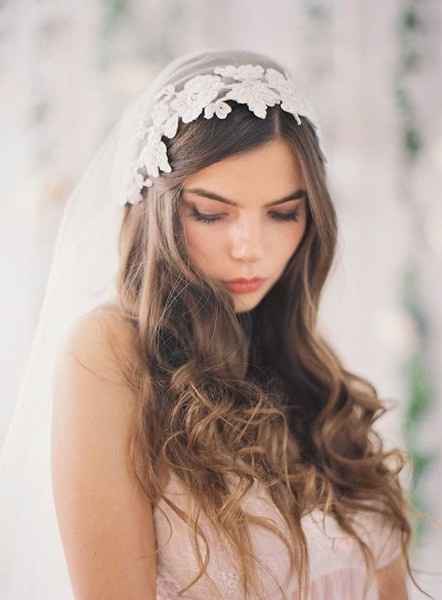 Acconciatura sposa capelli sciolti con velo