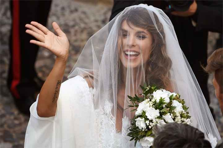 Acconciatura sposa capelli sciolti con velo