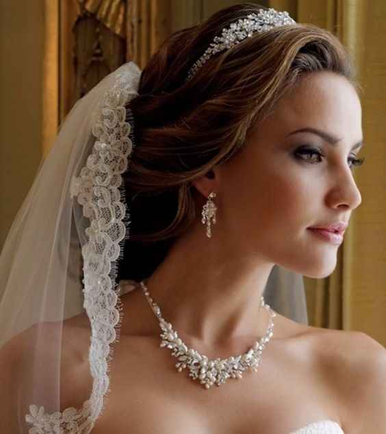 A) Accessorio capelli sposa n. 1