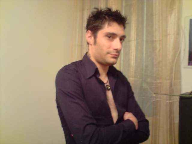 Sondaggio :) chi è il "bello"della coppia?  - 1