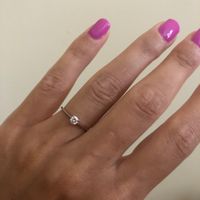 E ora mostraci una foto del tuo anello di fidanzamento! - 1