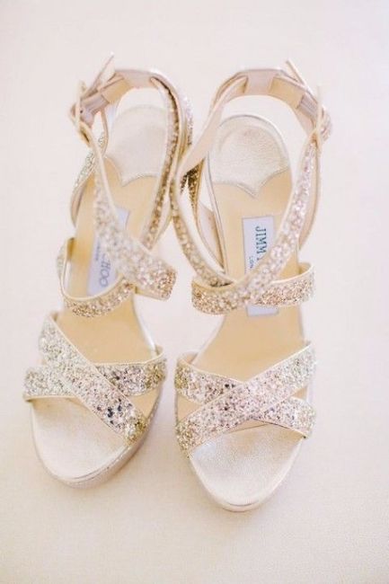 Dei preziosi sandali di Jimmy Choo 