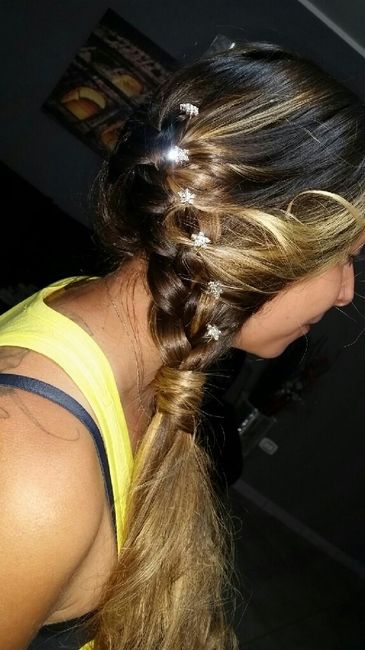 Acconciature semiraccolti con treccia laterale - 2