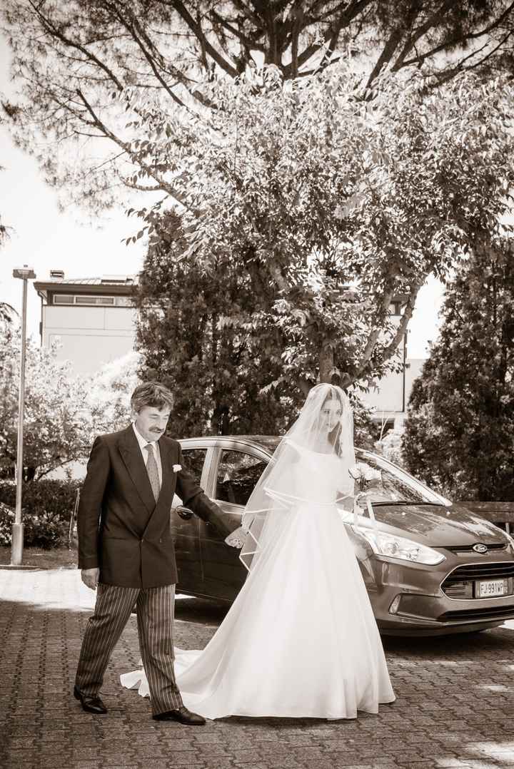 Sposine chi vi accompagnerà/ chi vi ha accompagnato all’altare?🤍🥰 - 1