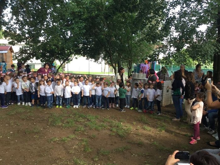 Tutti i bimbi insieme....