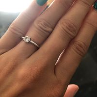 E ora mostraci una foto del tuo anello di fidanzamento! - 1