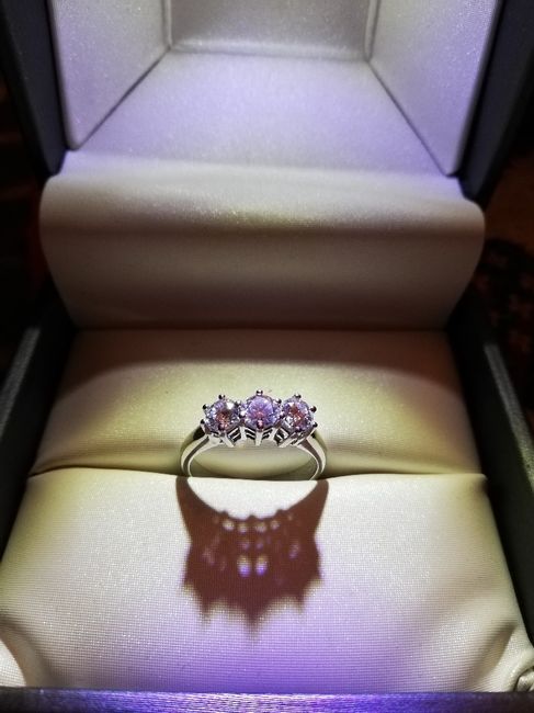 E ora mostraci una foto del tuo anello di fidanzamento! 4