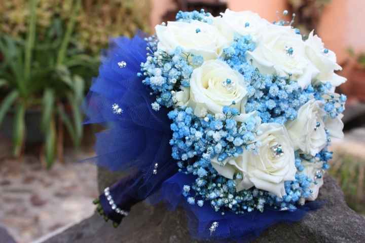 Fiori bianchi e blu - 1