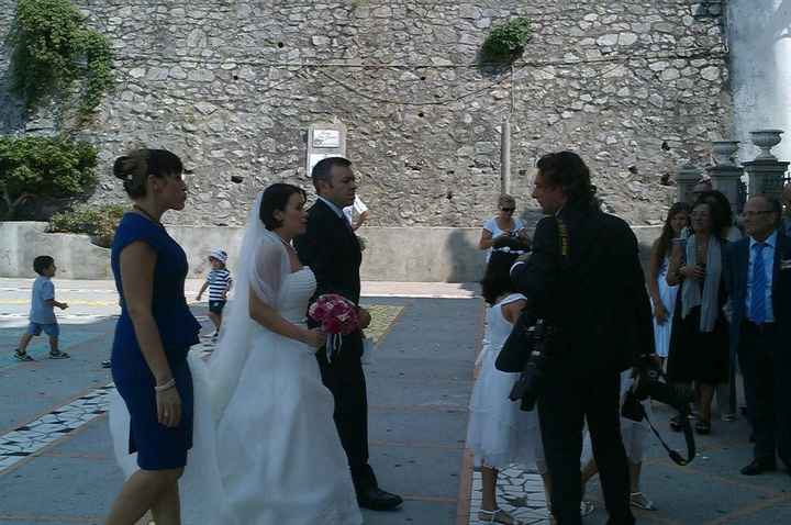 prima di entrare in chiesa