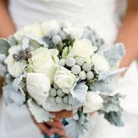 rose e bacche bianche